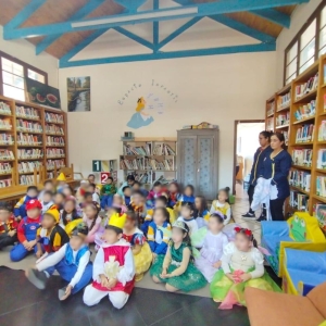 Los alumnos/as de Kínder visitaron la Biblioteca Municipal de Ovalle para celebrar el Día Internacional del Libro